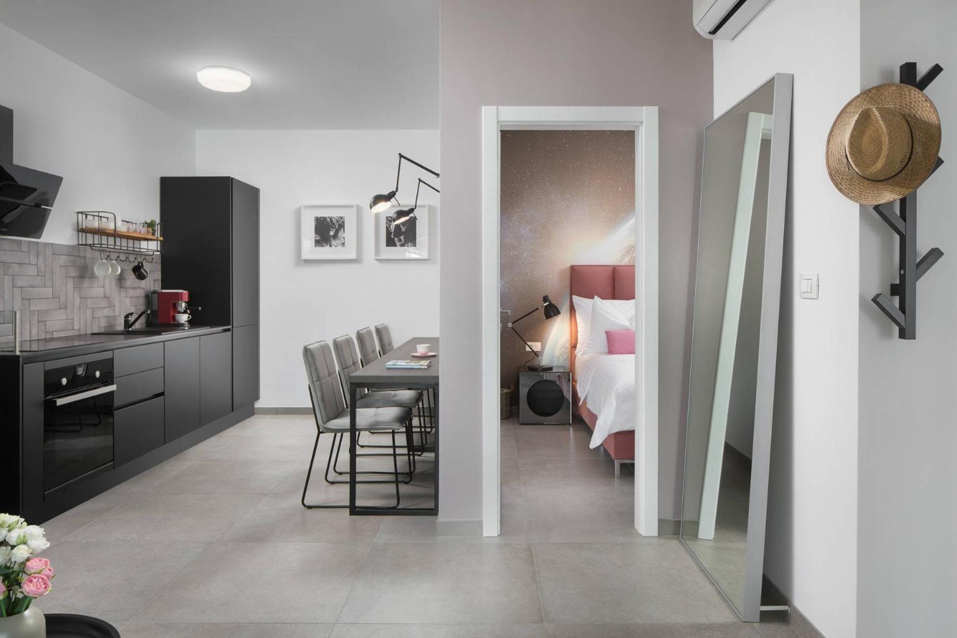 Olive Hill House - Ground Floor Apartment Slatine Ngoại thất bức ảnh
